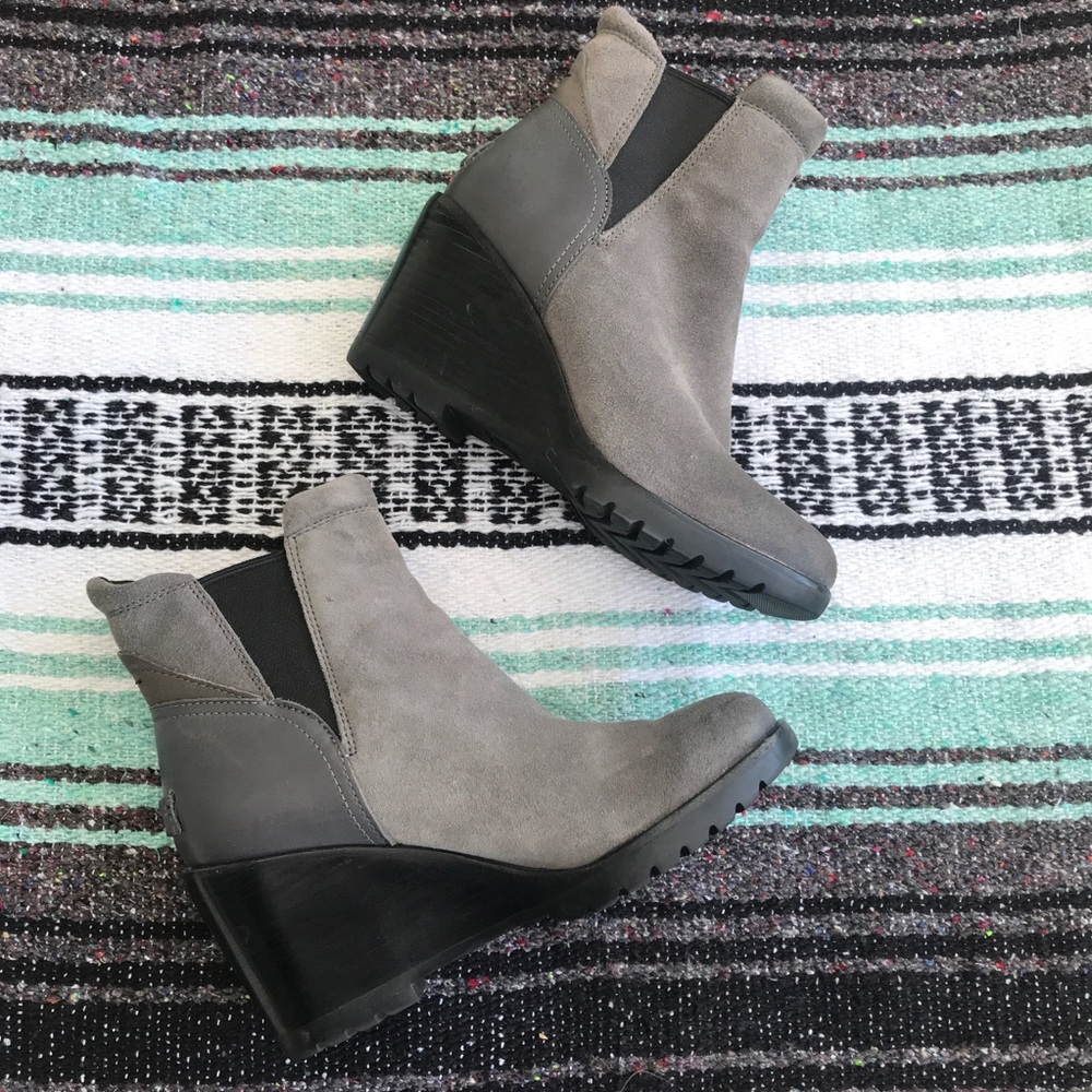 Sorel Wedge Grey Boots [7]